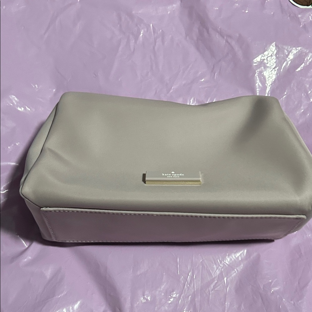 kate spade Light Gray Cosmetic Bag nwt